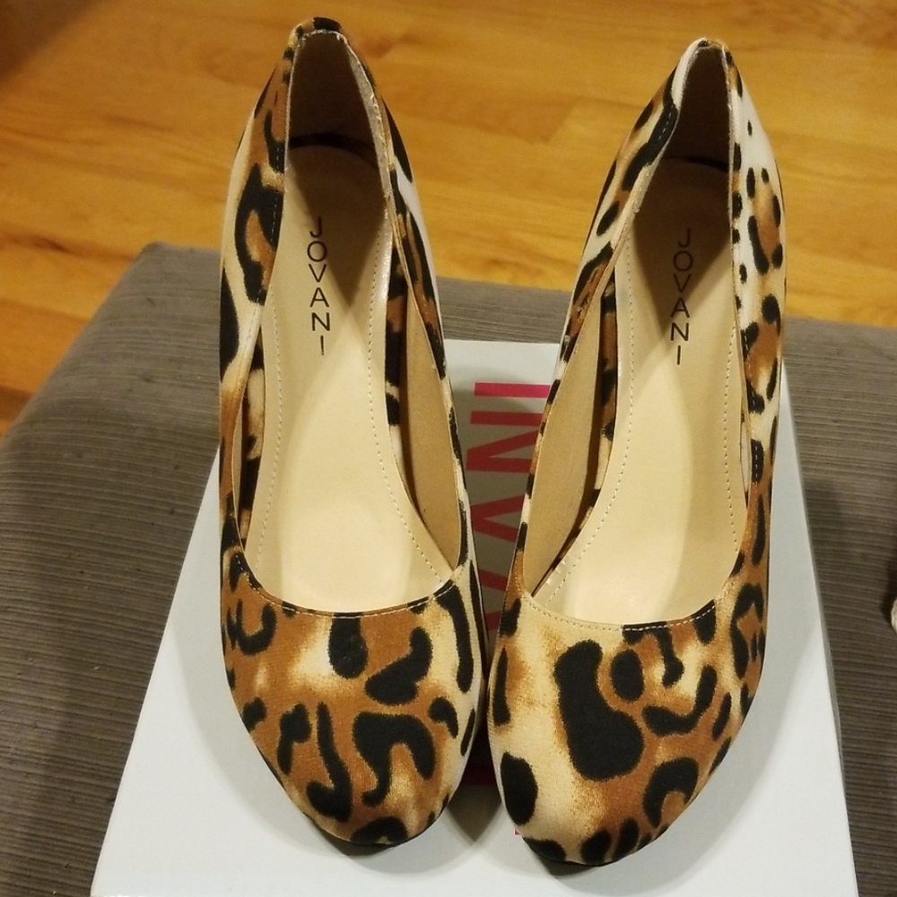 NWT leopard heels